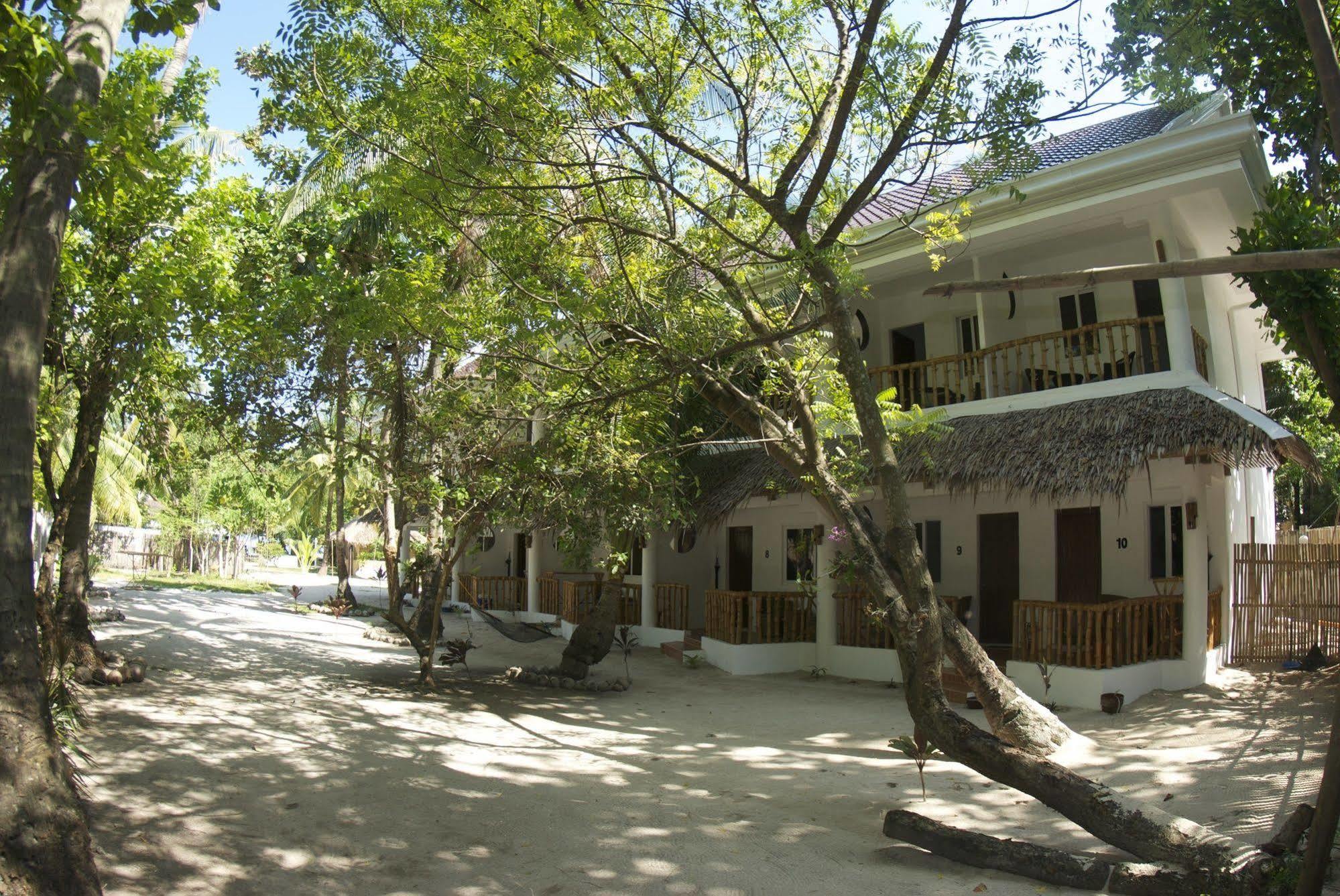 Evolution Dive And Beach Resort Pulau Malapascua Bagian luar foto