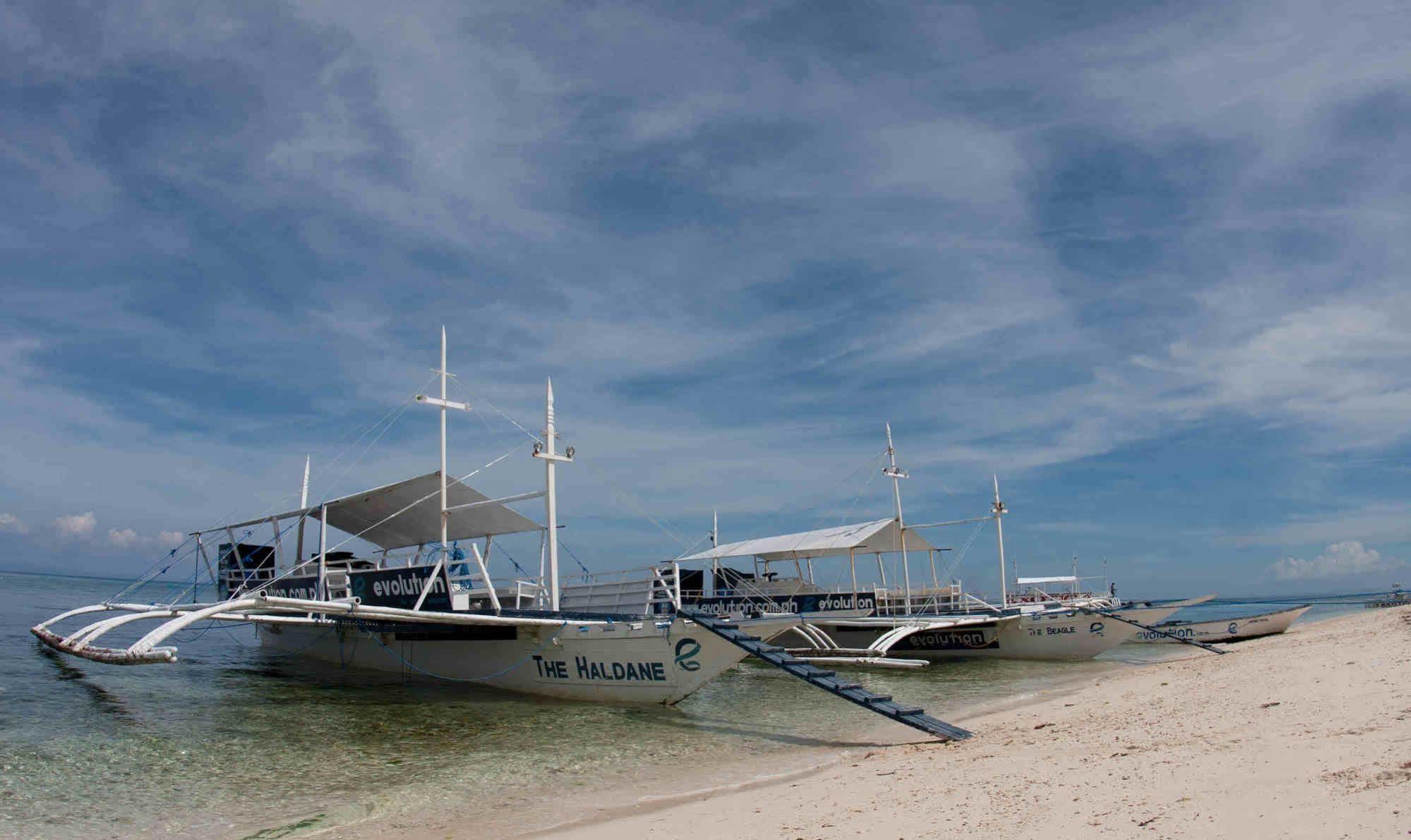 Evolution Dive And Beach Resort Pulau Malapascua Bagian luar foto